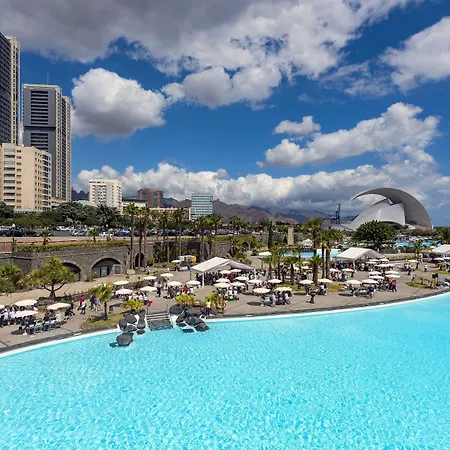 Adonis Pelinor Hotel