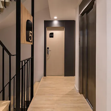 Hotel Adonis La