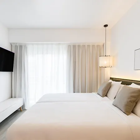 Hotel Adonis La