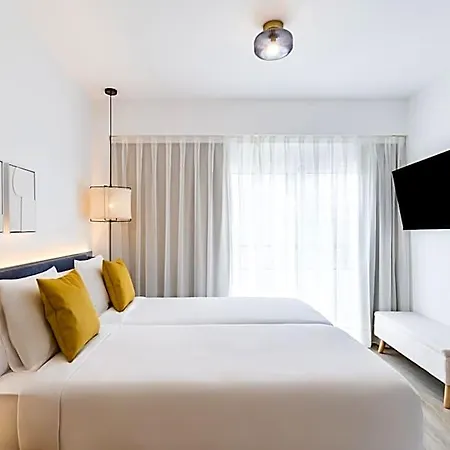 Hotel Adonis La