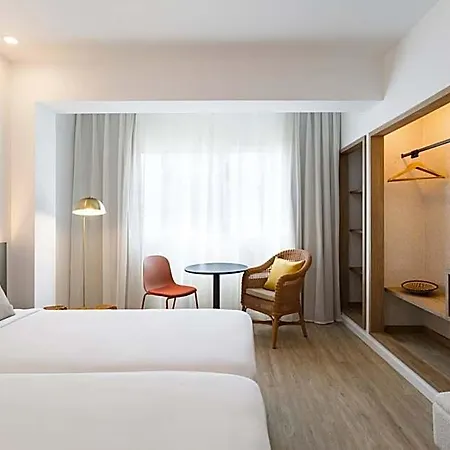 Hotel Adonis La