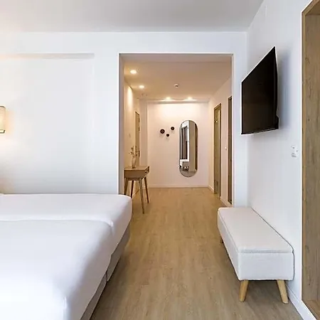 Hotel Adonis La 2*